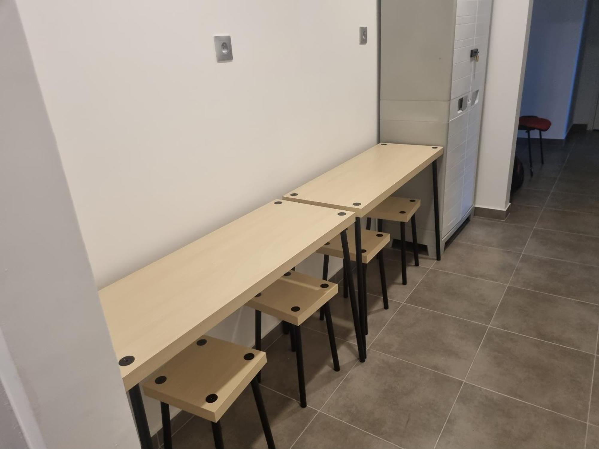 Chambre Privative Renove 2024, Climatisation, Tramway Sur Place , 12 Min Centre, 16 Min Plage, Apercu Lateral Mer, 2 Wc Avec 2 Salle De Bain, Private Room Renovated 2024, Air-Conditioned , Tram On Spot, 2 Toilets And 2 Bathrooms Nice Exterior photo